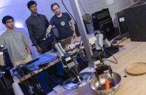 Smartphone App Opens the Door to Global Robot Control
